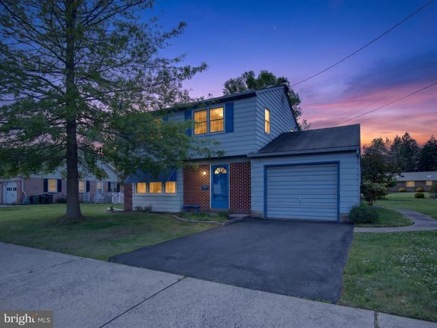 348 S 9TH ST, Quakertown, PA 18951