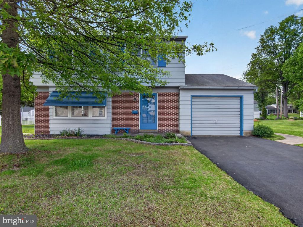 348 S 9TH ST, Quakertown, PA 18951