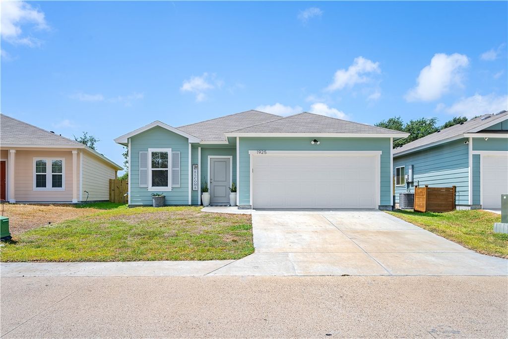 1925 Lighthouse Lakes, Aransas Pass, TX 78336 — exterior