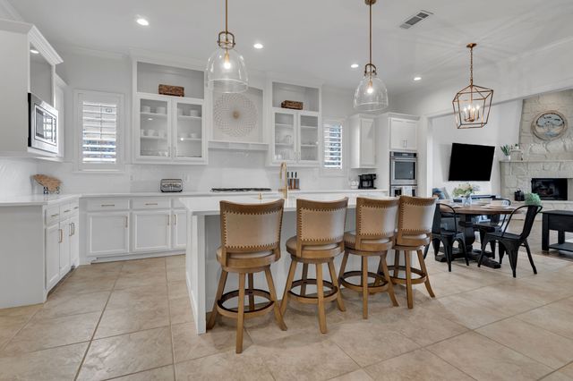 8901 Cypress Creek Road, Lantana, TX 76226