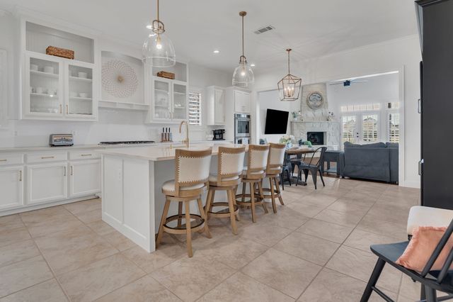 8901 Cypress Creek Road, Lantana, TX 76226