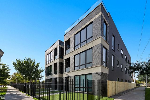 3902 S Lake Park Avenue 1, Chicago, IL 60653