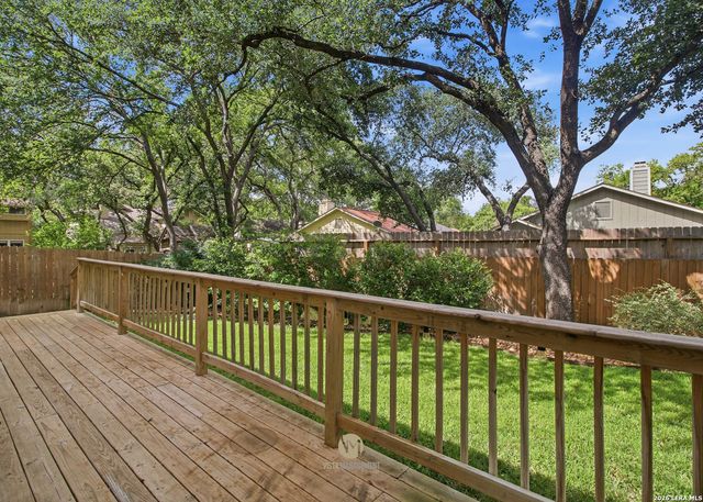 13811 STONE HOLLOW DR, San Antonio, TX 78232