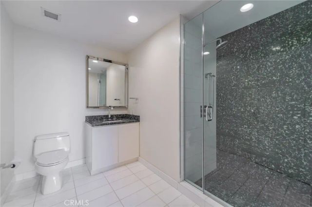 900 W Olympic 43D, Los Angeles, CA 90015
