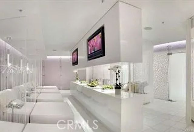 900 W Olympic 43D, Los Angeles, CA 90015