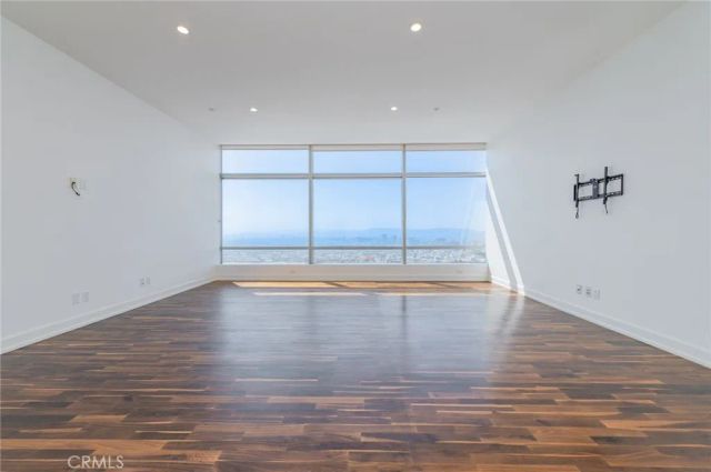 900 W Olympic 43D, Los Angeles, CA 90015