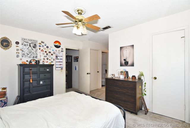 2202 E 55th Court 2202, Tulsa, OK 74105