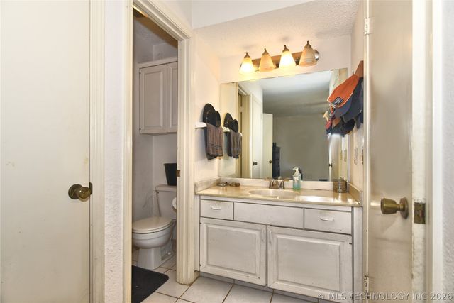 2202 E 55th Court 2202, Tulsa, OK 74105