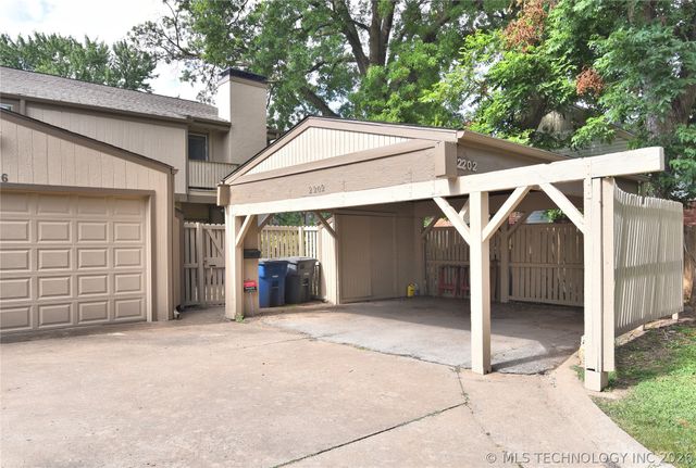 2202 E 55th Court 2202, Tulsa, OK 74105