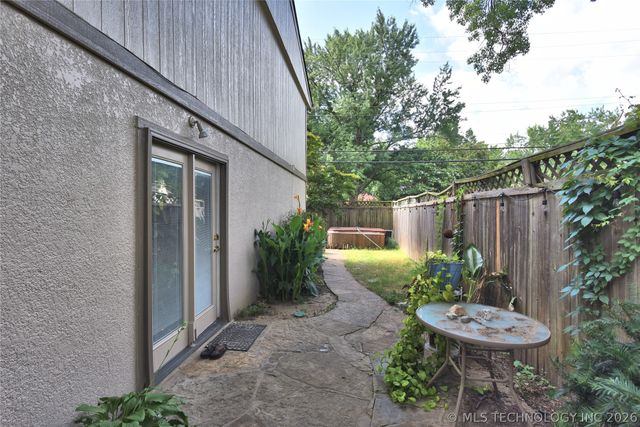 2202 E 55th Court 2202, Tulsa, OK 74105