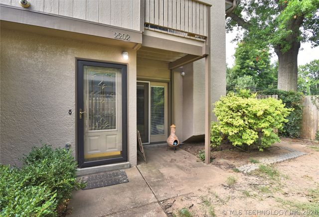 2202 E 55th Court 2202, Tulsa, OK 74105
