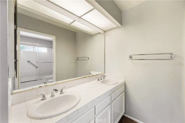 7109 Farralone Avenue 117, Canoga Park, CA 91303