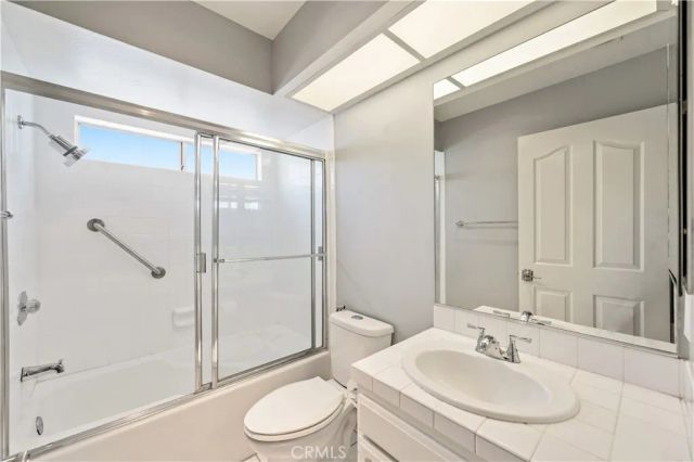 7109 Farralone Avenue 117, Canoga Park, CA 91303