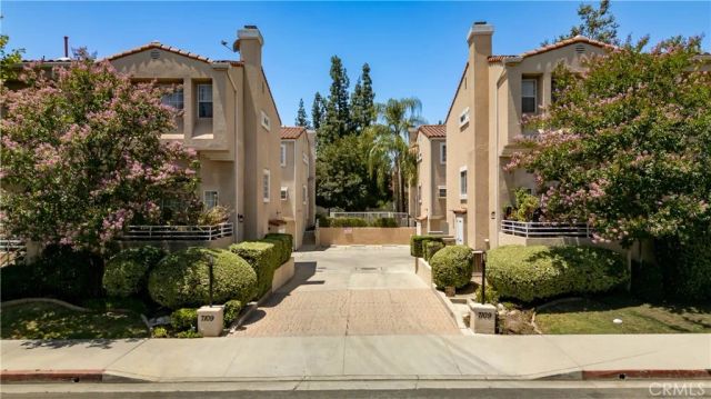 7109 Farralone Avenue 117, Canoga Park, CA 91303