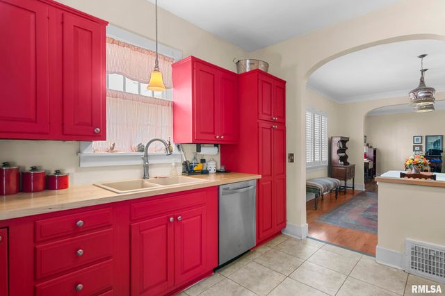 1425 S LINCOLN Street, Springfield, IL 62704