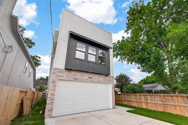 90 Burress Street B, Houston, TX 77022