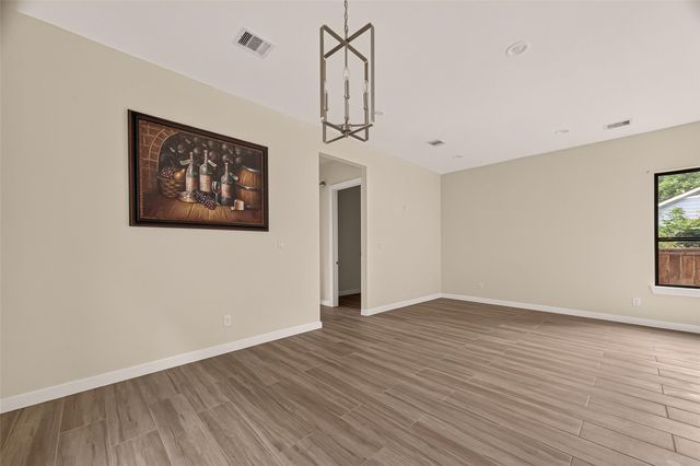 90 Burress Street B, Houston, TX 77022