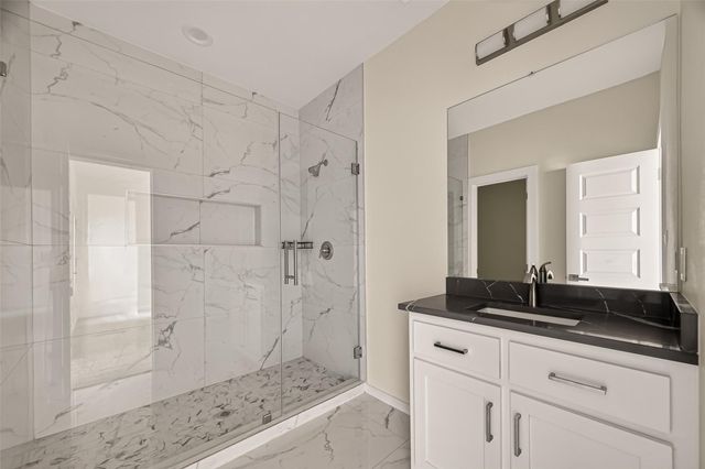 90 Burress Street B, Houston, TX 77022