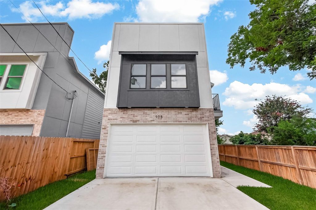 90 Burress Street B, Houston, TX 77022