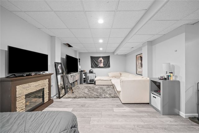 1217 Parkside Dr, South Fayette, PA 15017