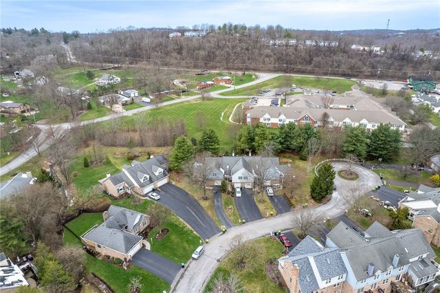 1217 Parkside Dr, South Fayette, PA 15017