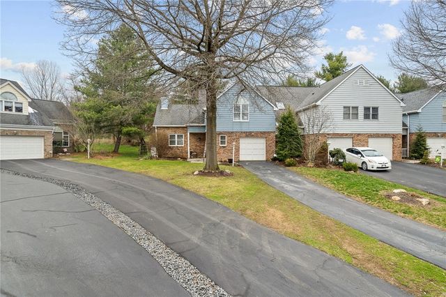 1217 Parkside Dr, South Fayette, PA 15017