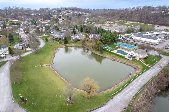 1217 Parkside Dr, South Fayette, PA 15017