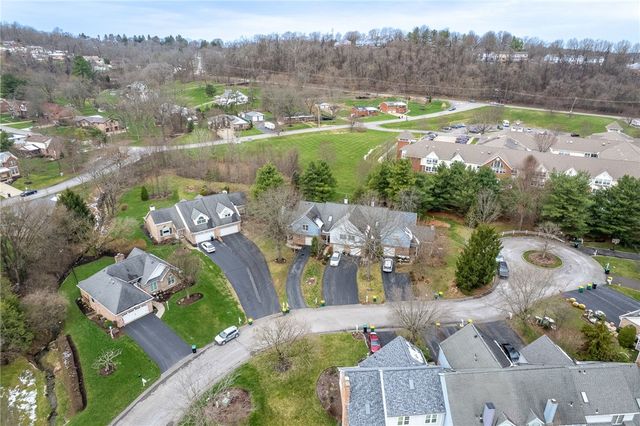 1217 Parkside Dr, South Fayette, PA 15017