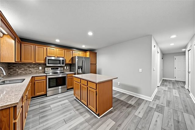 1217 Parkside Dr, South Fayette, PA 15017