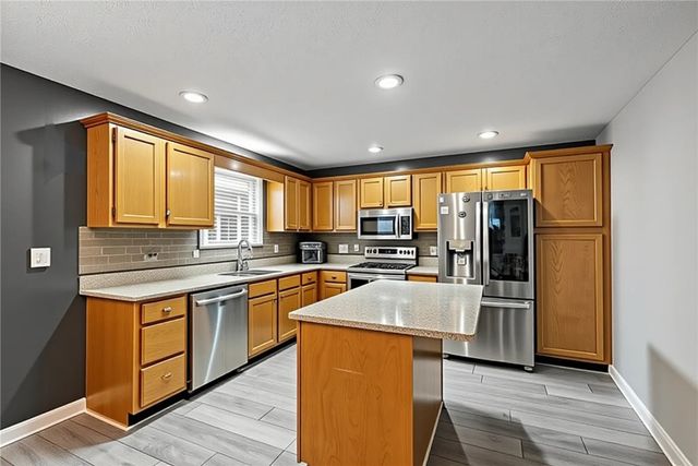 1217 Parkside Dr, South Fayette, PA 15017