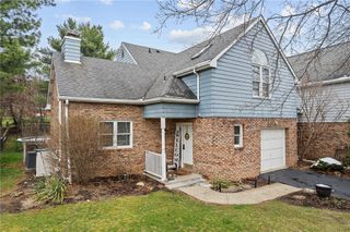 1217 Parkside Dr, South Fayette, PA 15017