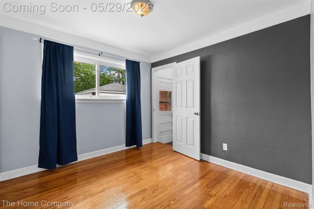 24564 Marine Avenue, Eastpointe, MI 48021
