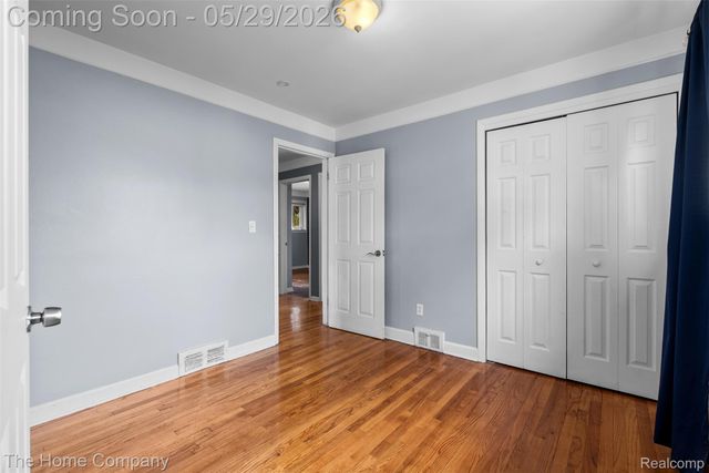 24564 Marine Avenue, Eastpointe, MI 48021