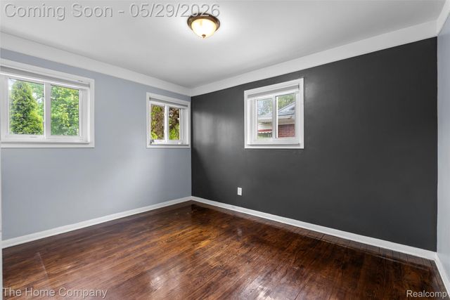 24564 Marine Avenue, Eastpointe, MI 48021