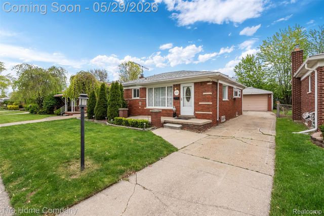 24564 Marine Avenue, Eastpointe, MI 48021