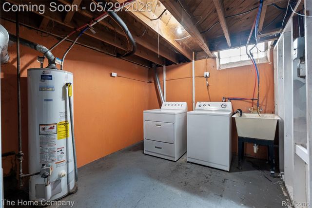 24564 Marine Avenue, Eastpointe, MI 48021