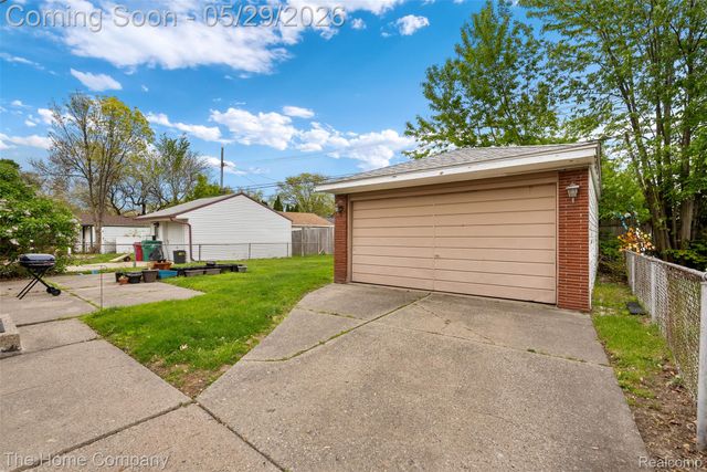 24564 Marine Avenue, Eastpointe, MI 48021