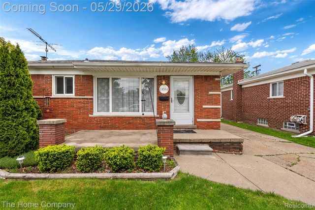 24564 Marine Avenue, Eastpointe, MI 48021