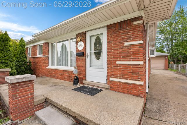 24564 Marine Avenue, Eastpointe, MI 48021