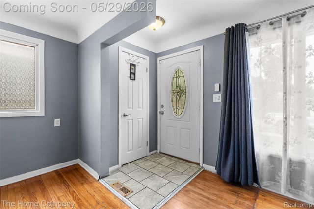 24564 Marine Avenue, Eastpointe, MI 48021