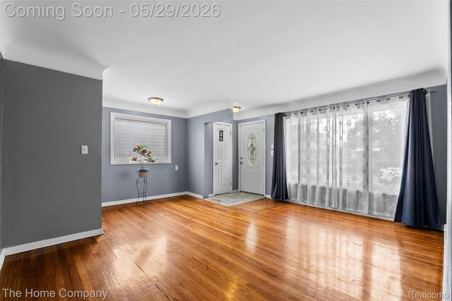 24564 Marine Avenue, Eastpointe, MI 48021