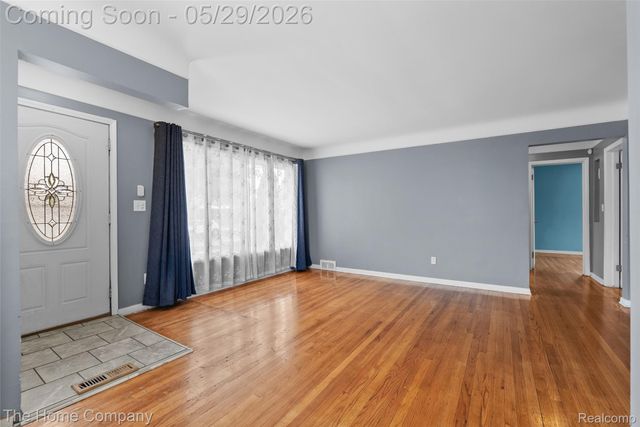 24564 Marine Avenue, Eastpointe, MI 48021