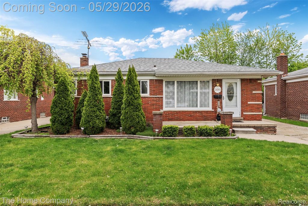 24564 Marine Avenue, Eastpointe, MI 48021