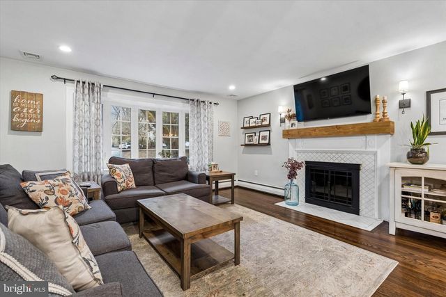 45 CREEK DR, Doylestown, PA 18901