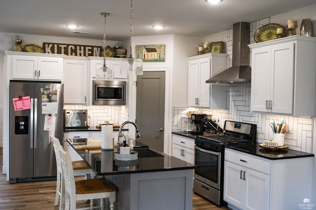 4800 Jackie's Way, Manhattan, KS 66502