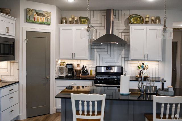 4800 Jackie's Way, Manhattan, KS 66502