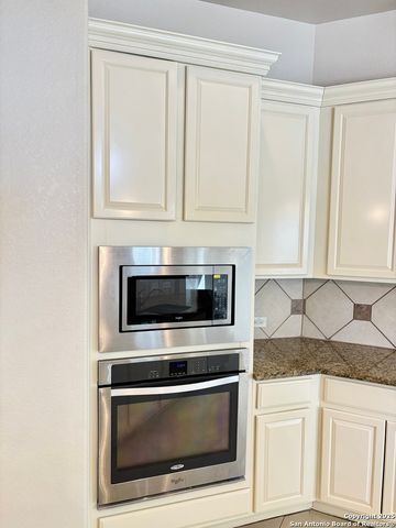 2607 Seal Pointe, Converse, TX 78109