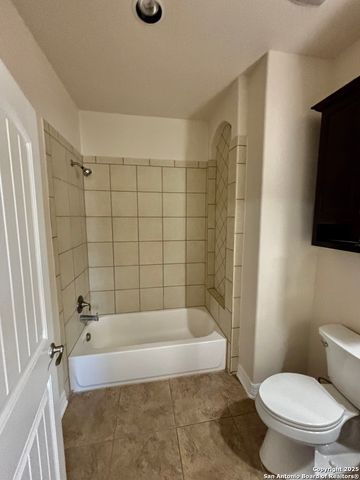 2607 Seal Pointe, Converse, TX 78109