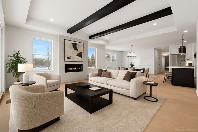 5872 Willow Grove Drive, Troy, MI 48085