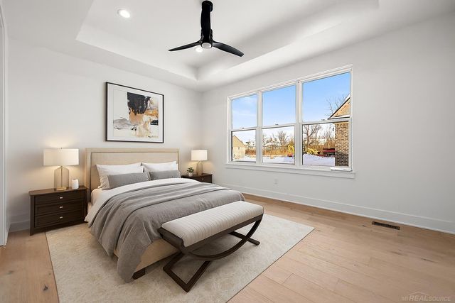 5872 Willow Grove Drive, Troy, MI 48085